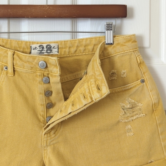 We The Free Anytime Anywhere Crvy Distressed High Waisted Cuffed Jean Shorts 28 - Picture 3 of 12